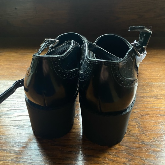 black heeled maryjanes - Picture 4 of 5